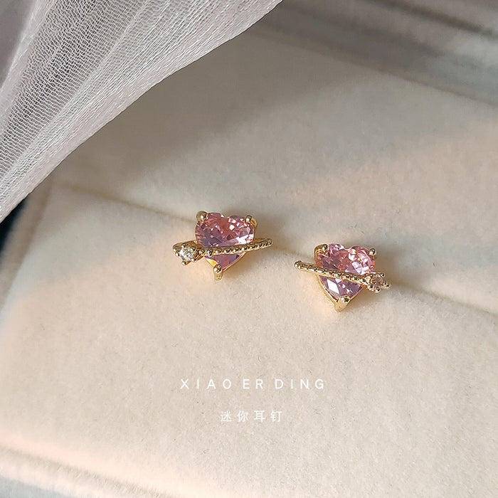 Wholesale Micro inlaid zircon heart-shaped earrings, sweet and cute, simple and compact earrings