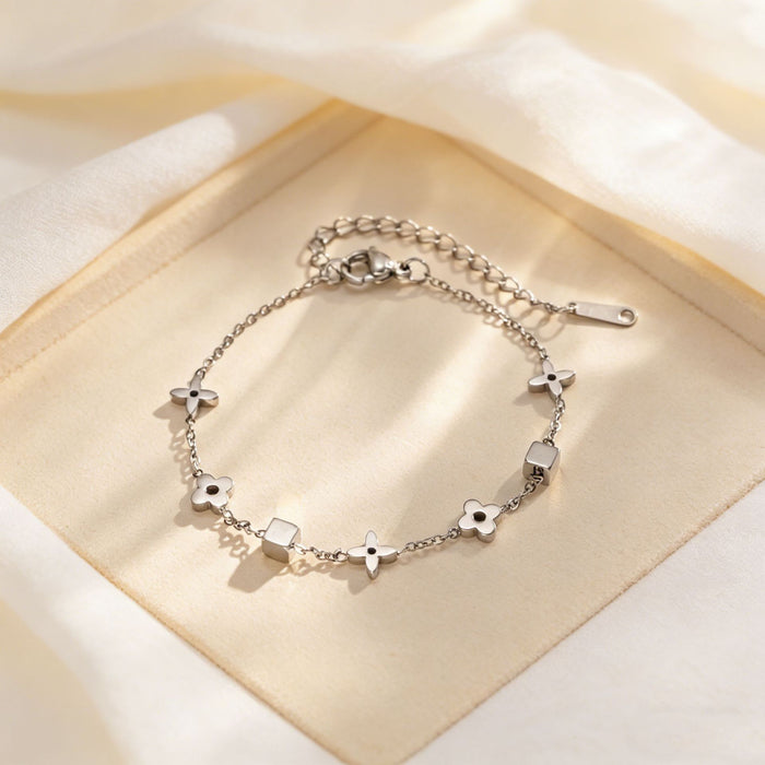 Wholesale Geometric Small Square Flower Necklace