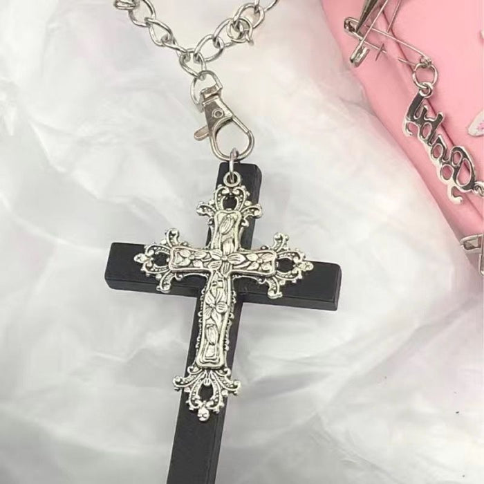 Wholesale Cross necklace, personalized and niche design, versatile accessory