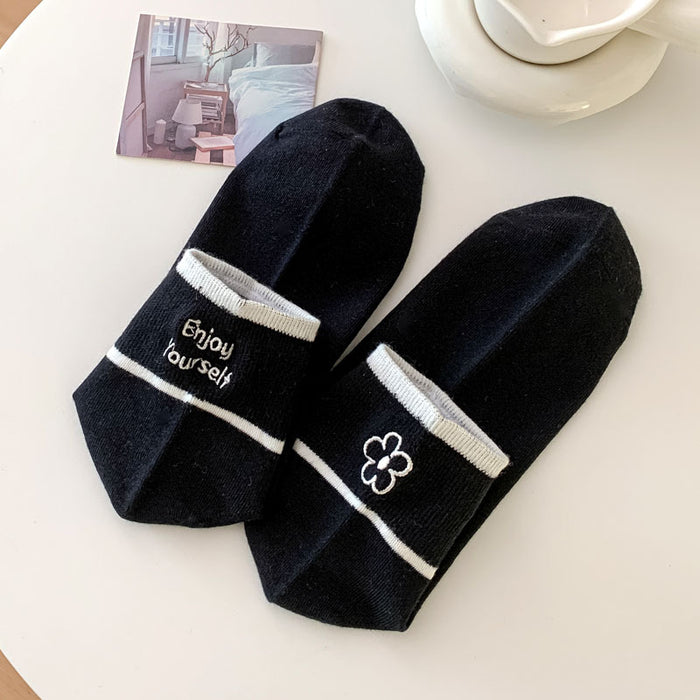 Wholesale Socks short tube flower letter embroidered socks simple and versatile