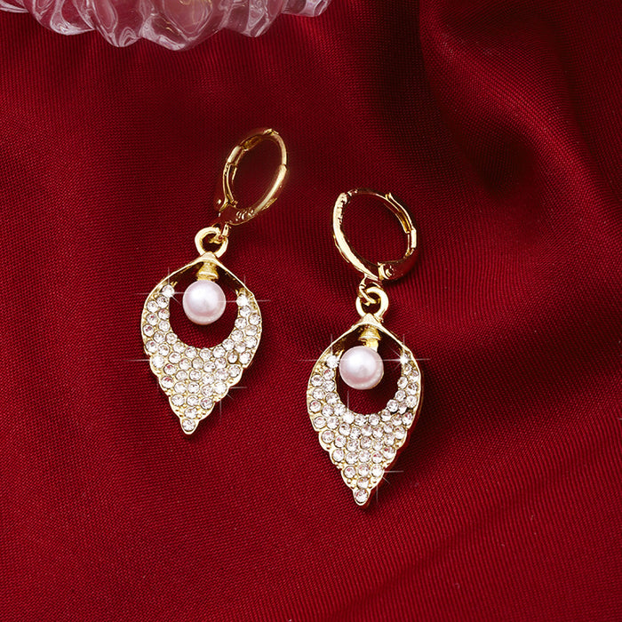 Wholesale Luxurious and exquisite, niche design with diamond studded water droplet earrings, versatile earrings with temperament