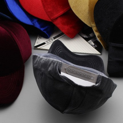 Wholesale Street shooting baseball cap outdoor men's and women's new gold velvet baseball cap