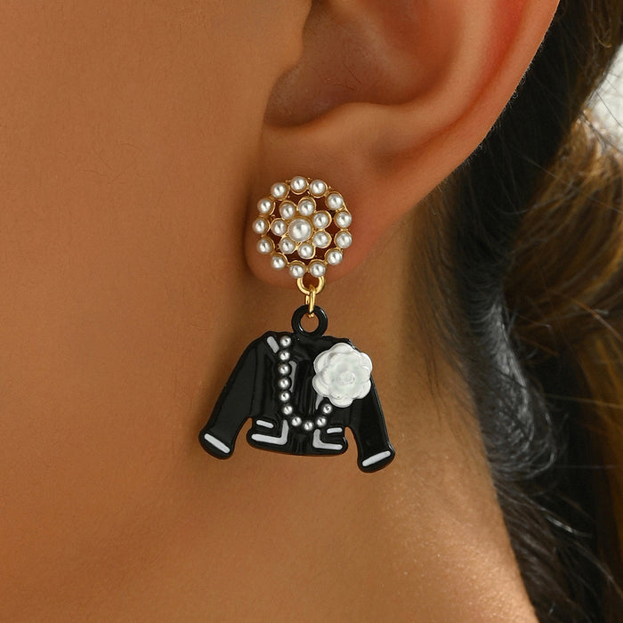 Wholesale Fashionable dangling earrings and luxurious pearl like earrings