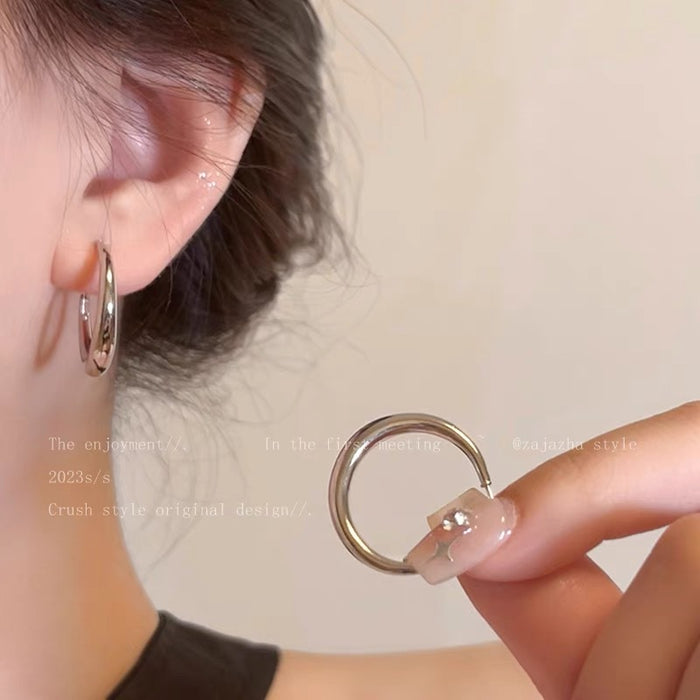 Wholesale Earrings with a niche and high-end feel, circular earrings