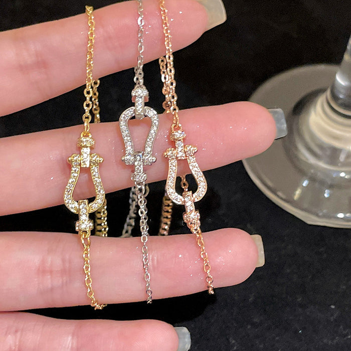 Wholesale Horseshoe buckle zircon bracelet for women, fashionable and high-end commuting wristband, niche, light luxury style, temperament, handmade accessories