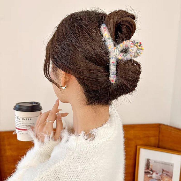 Wholesale Love plush grab clip large hair clip new model, high-end feeling at the back of the head, temperament shark clip hair accessory