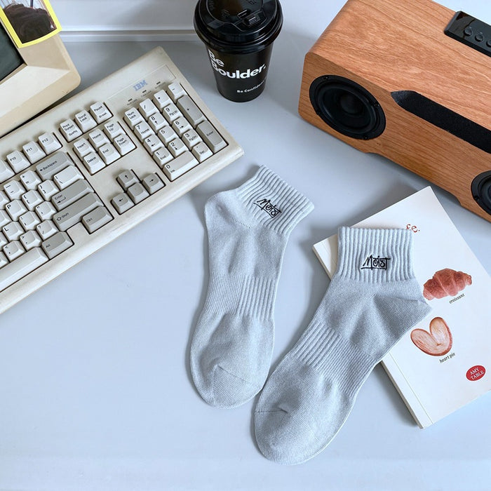Wholesale Basic embroidery sports five point short socks, new cotton socks