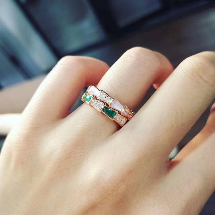 Wholesale Gold plated ring with diamonds, fashionable and personalized ring