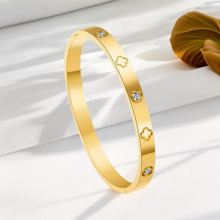 Wholesale Four-leaf bracelet nail titanium steel jewelry