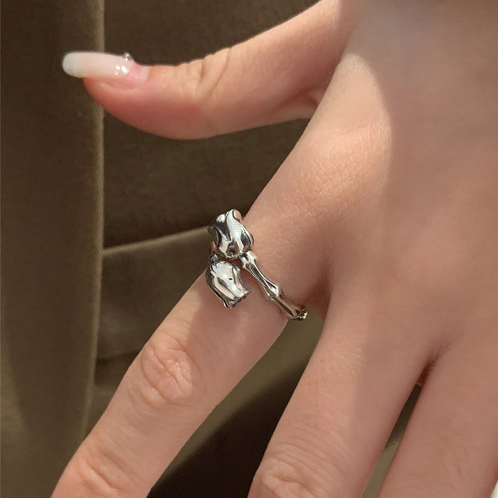 Wholesale Advanced unique rose retro flower ring for women, light luxury, niche design, fashionable personality, exquisite