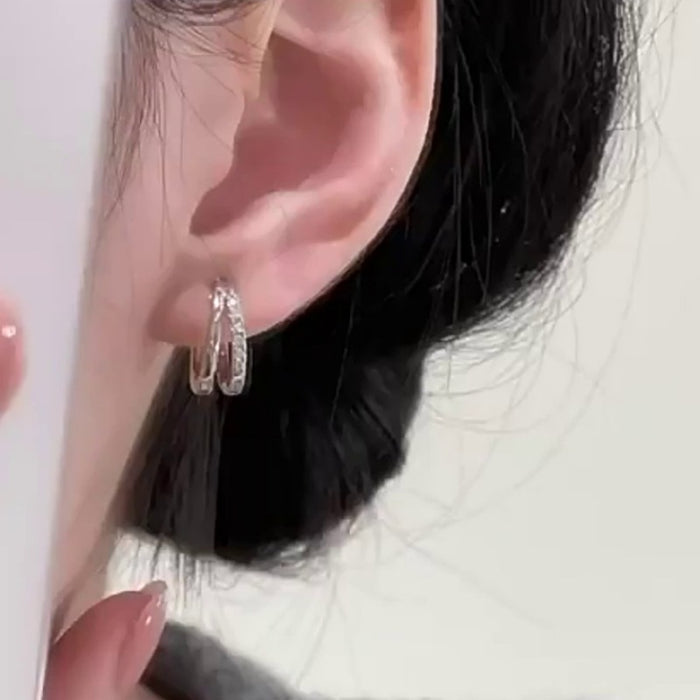 Wholesale Exquisite and compact full diamond earrings with a simple temperament, zircon earrings, fashionable and versatile earrings