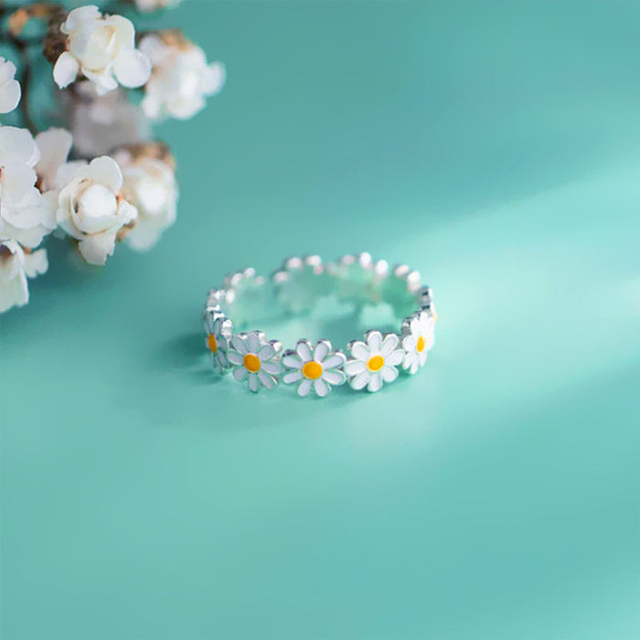 Wholesale Jewelry wholesale fashion, simple opening small daisy ring, niche design, flower jewelry