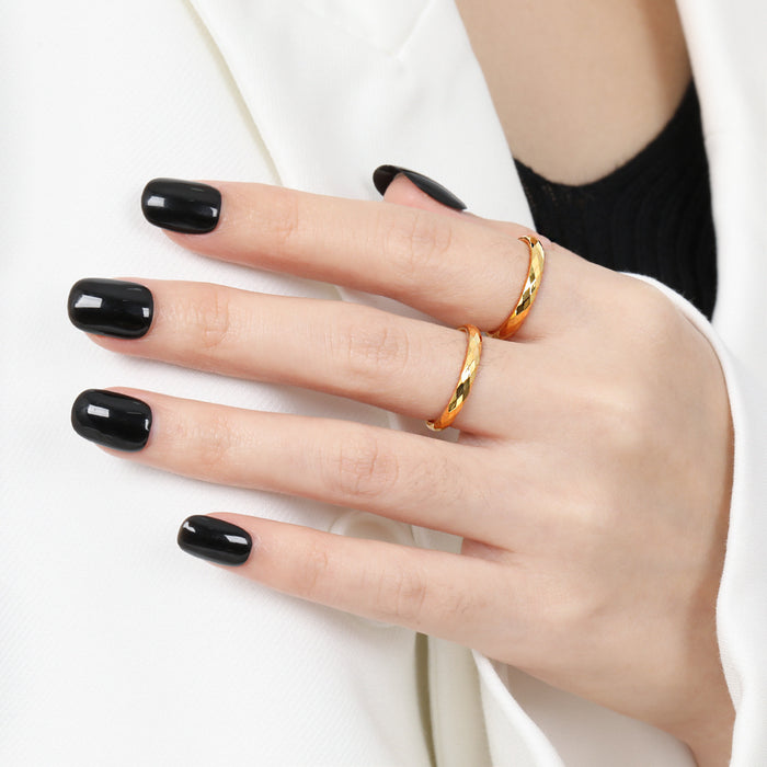 Wholesale New exquisite ring, fashionable and high-end versatile titanium steel index finger ring