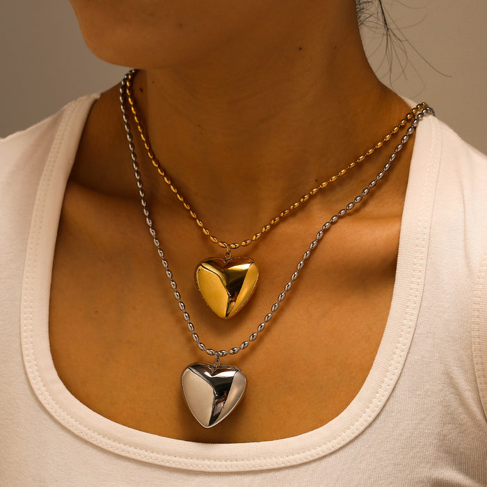 Wholesale Peach heart stainless steel heart-shaped necklace with exaggerated temperament, wholesale of heart-shaped accessories