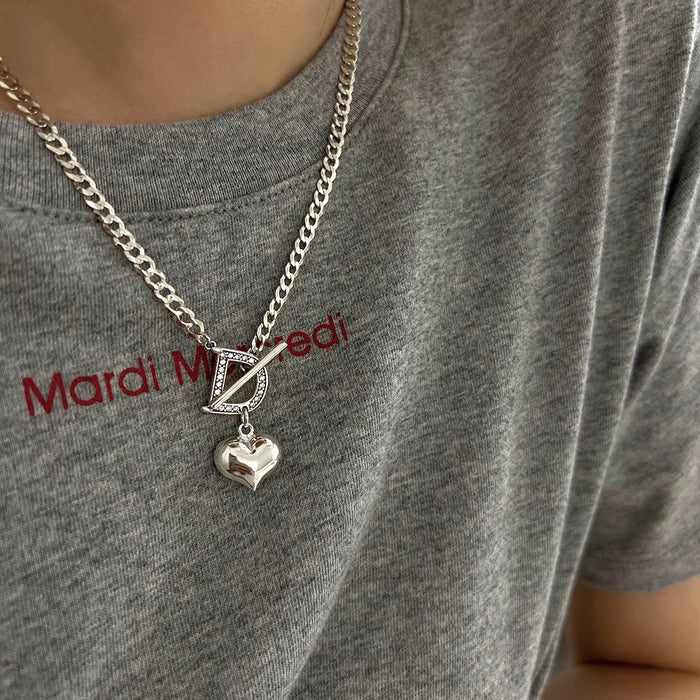 Wholesale Love pendant, collarbone chain necklace, light luxury, personalized, versatile, niche, high-end, new accessories