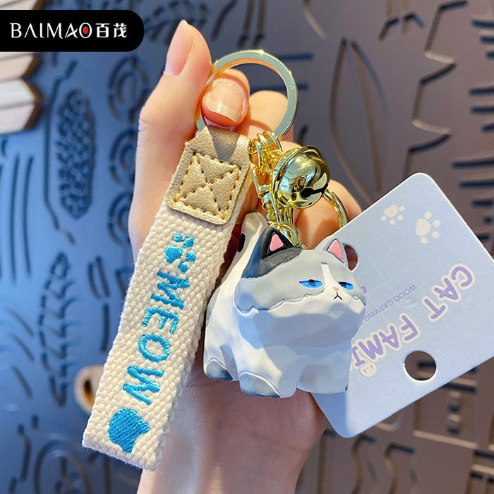 Wholesale Resin standing posture keychain, cute and creative, exquisite keychain bag decoration