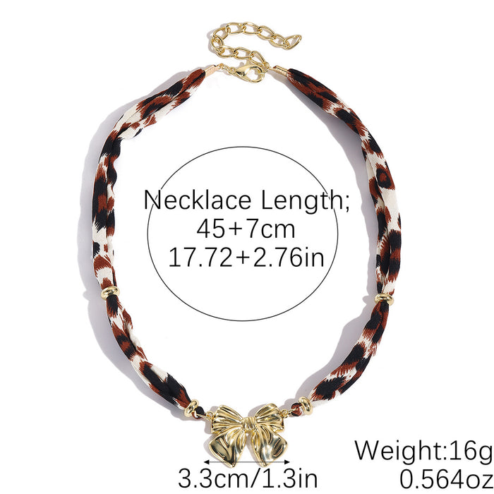 Wholesale Advanced leopard print necklace, fashionable and niche design, collarbone chain