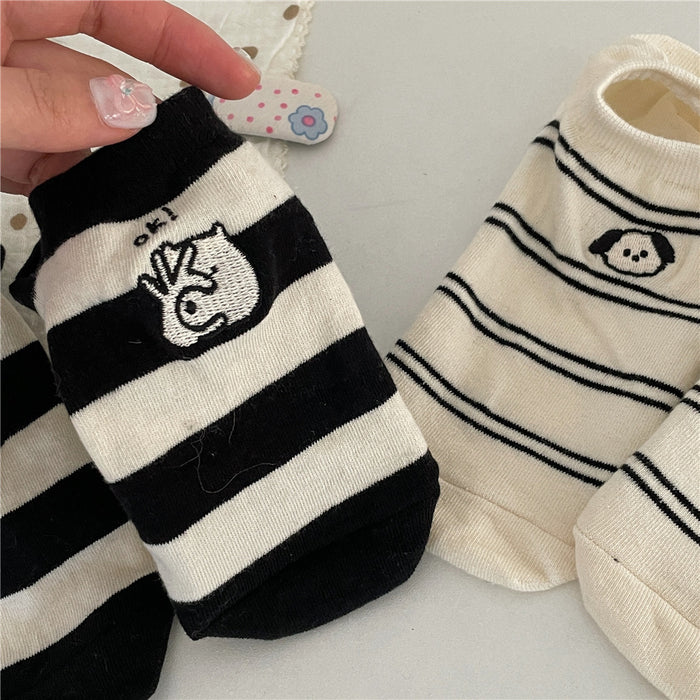 Wholesale Embroidered boat socks breathable short socks college style casual cotton socks
