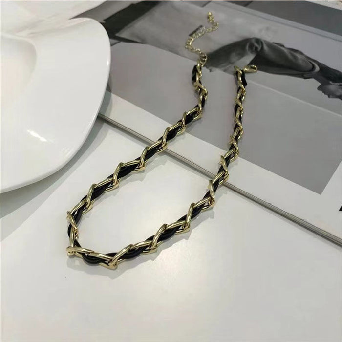 Wholesale Retro high-end neck chain, fashionable niche leather woven necklace, women's collarbone chain