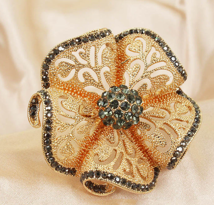 Wholesale Fashionable exaggerated opening noble temperament retro hollow diamond inlaid ring