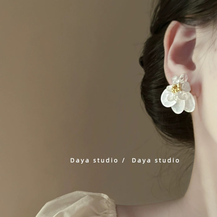 Wholesale Natural Shell Crystal Stud Earrings Ear Clip Beaded Flower