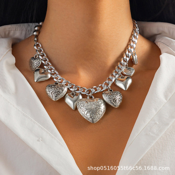 Wholesale New retro heart-shaped necklace with fashionable punk pattern, heart-shaped collarbone chain, exquisite personalized jewelry