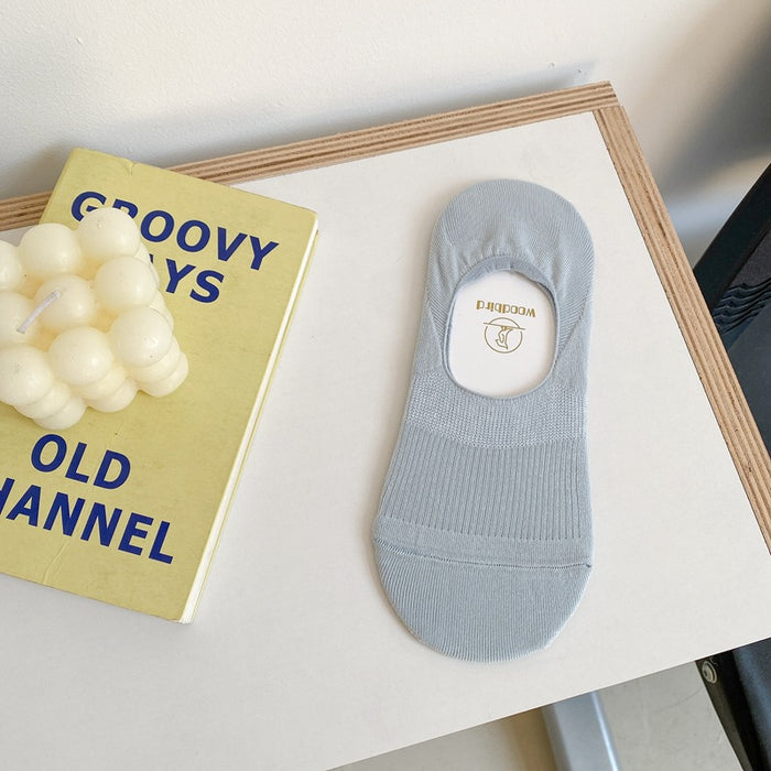 Wholesale Basic vertical silicone anti slip invisible socks, versatile and comfortable, thin socks