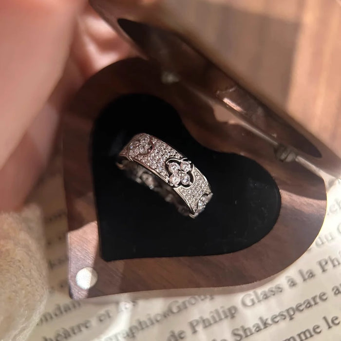 Wholesale Lucky Four-Leaf Clover Starry Sky Rings Diamond-Studded for Women