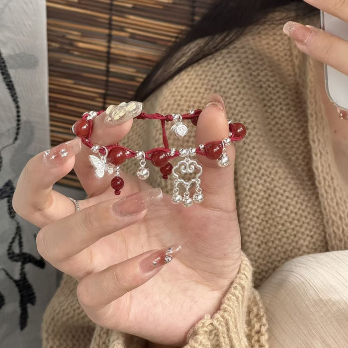 Wholesale The pages of the story are the same.