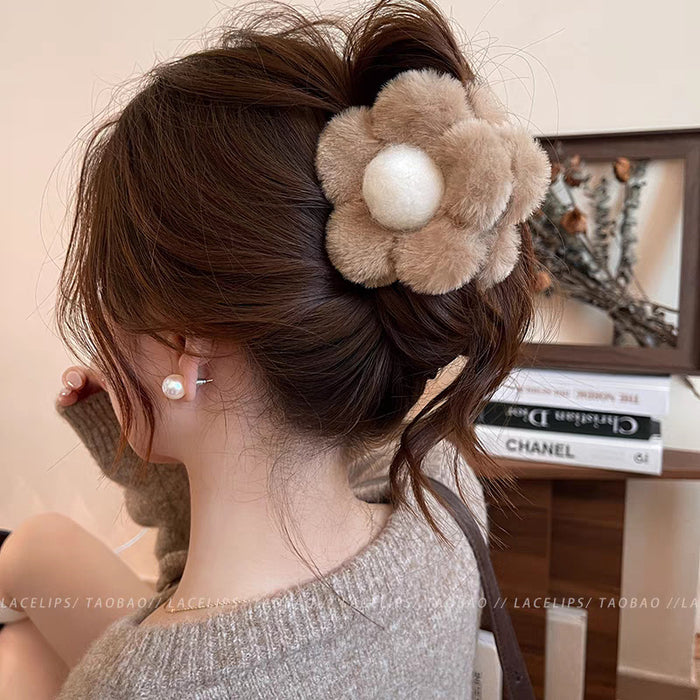 Wholesale Love plush grab clip large hair clip new model, high-end feeling at the back of the head, temperament shark clip hair accessory