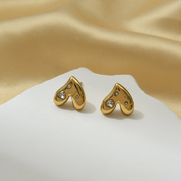 Wholesale Love studded titanium steel earrings, niche design, high-end, cute, light luxury, heart-shaped earrings accessories