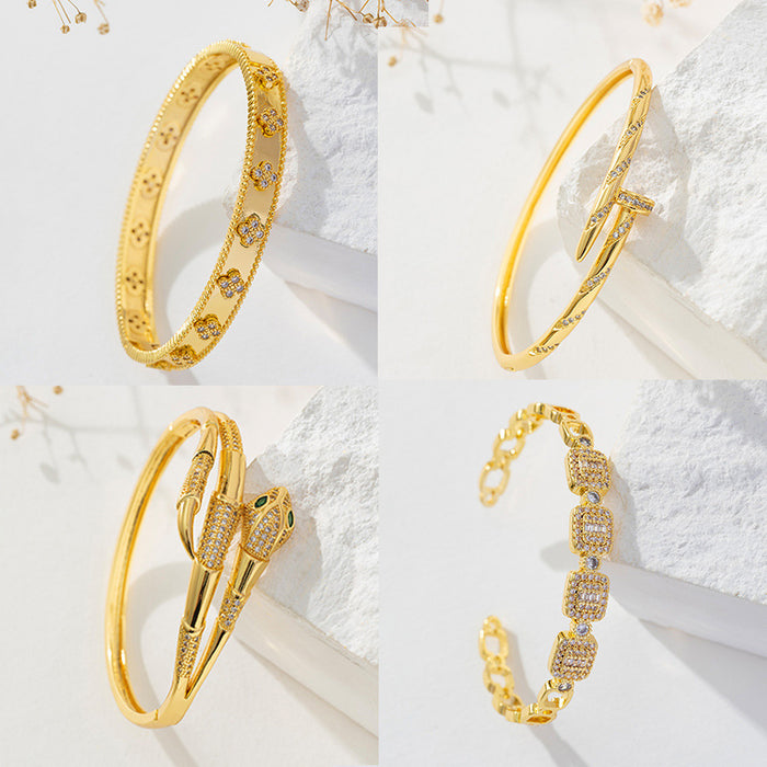 Wholesale retro snake-shaped bracelet women's gold-plated Clover bracelet inlaid craft nail zircon bracelet