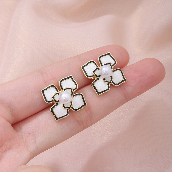 Wholesale New oil dripping pearl flower earrings with a niche design and high-end earring temperament
