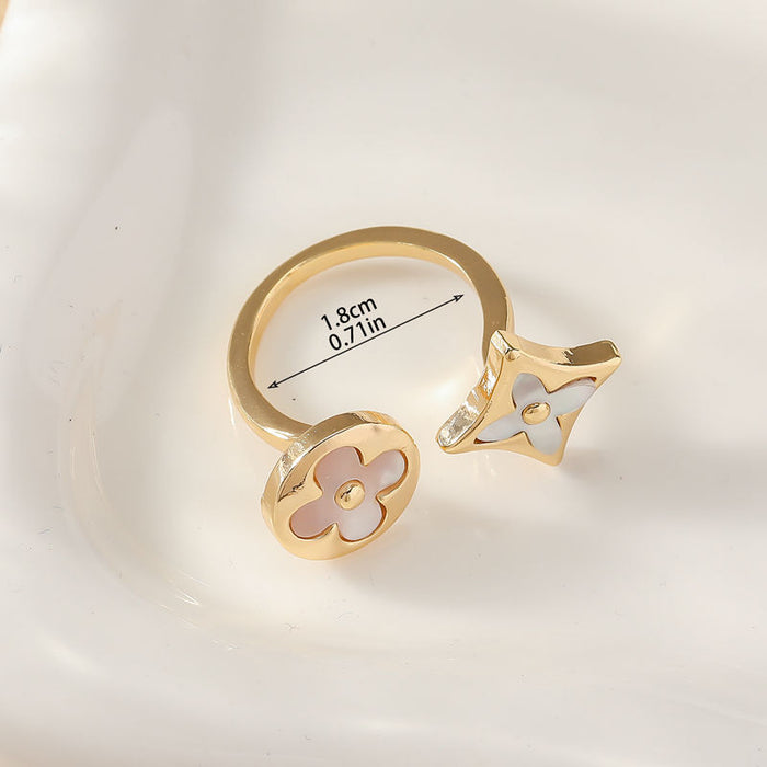 Wholesale Four leaf clover ring exudes a luxurious and timeless aura. It features a fashionable and versatile index finger ring