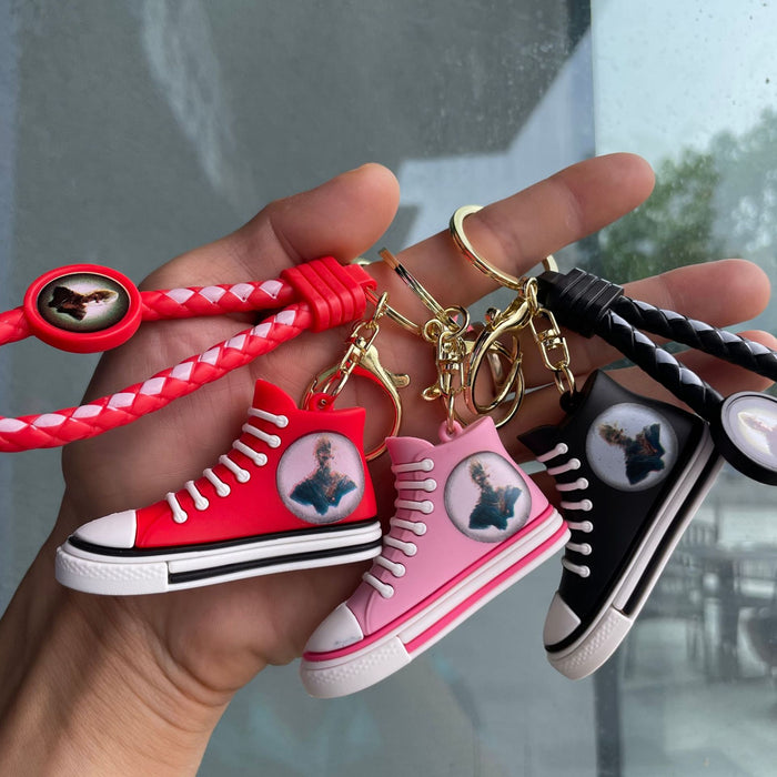 Wholesale Creative shoe keychain, car keychain, exquisite couple bag, pendant, hanging decoration, small gift wholesale