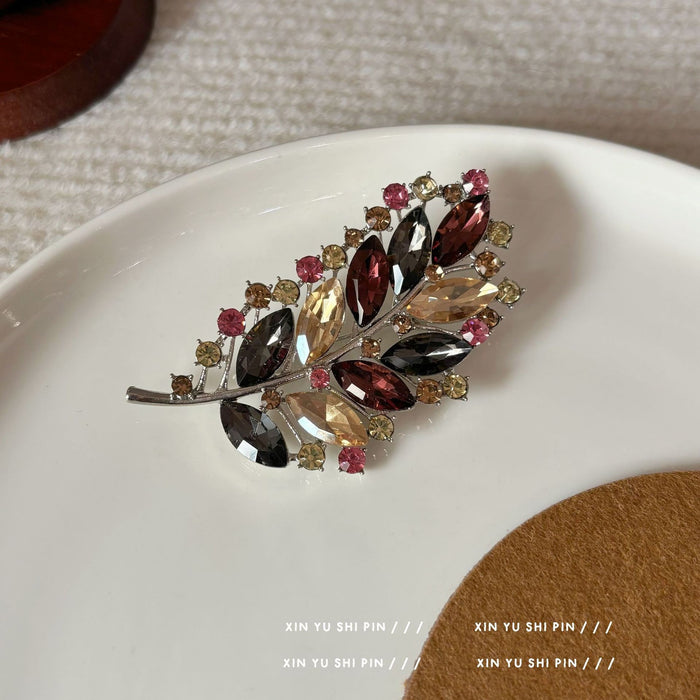 Wholesale Elegant and dynamic brooch, light luxury, fashionable and dreamy brooch accessory