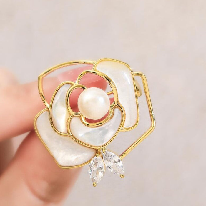 Wholesale Pure silver fashionable brooch high-end brooch chest flower