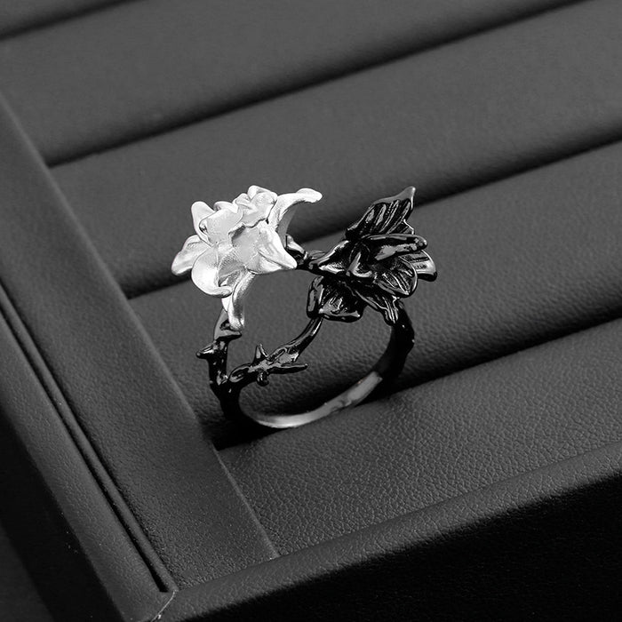 Wholesale Black and White Ring Index Finger
