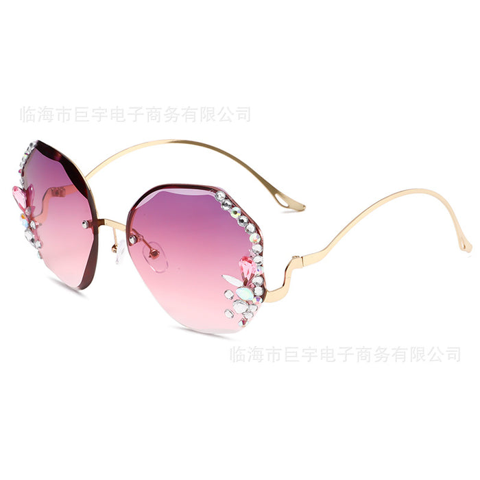 Wholesale New fashionable diamond studded frameless cut sunglasses with UV protection and slimming effect