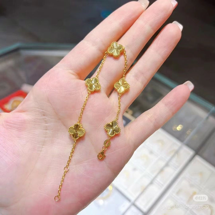 Wholesale Premium Gold Clover Bracelet, New Handpiece, Exquisite and Versatile