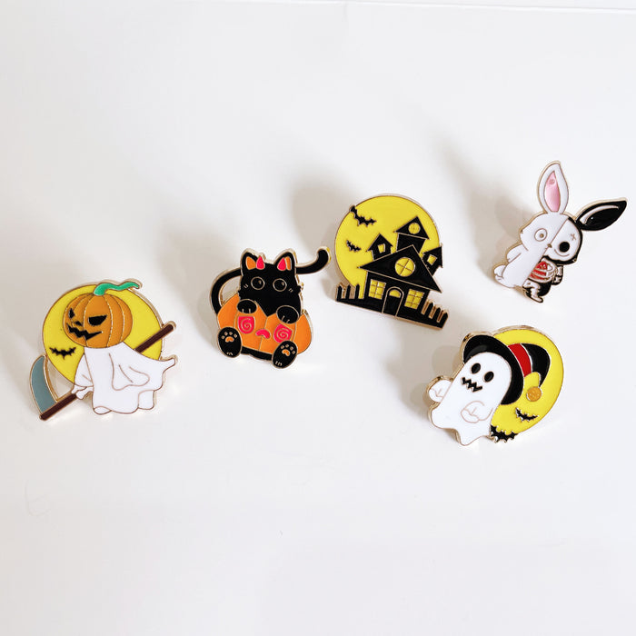 Wholesale  brooch cartoon funny ghost pumpkin metal badge cute skull bat pin men and women accessories