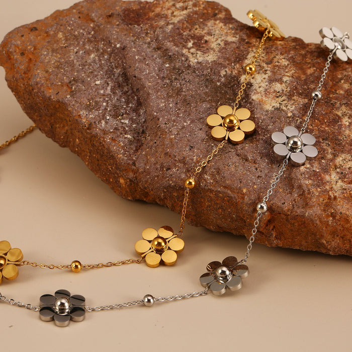 Wholesale Fashion temperament stainless steel floral daisy necklace with 6 petals and round bead chain color preservation wholesale