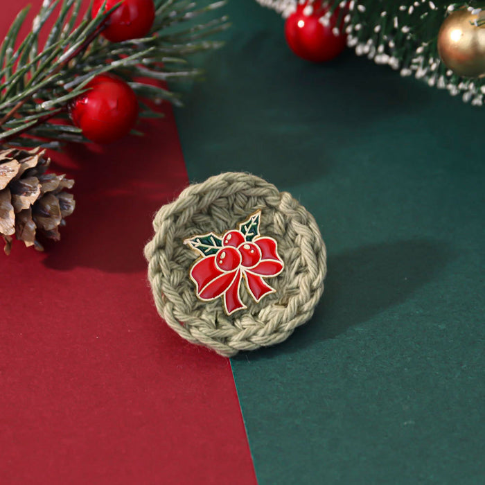 Wholesale Holiday  Sweater Brooch Crochet Heart-Shaped Four-Leaf Clover Pin Badge