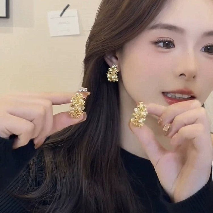 Wholesale New Silver Needle Earrings Flower C-Ring Earrings Light Luxury Style Earrings