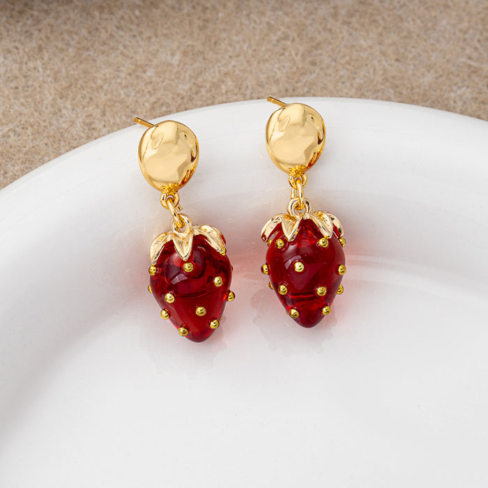 Wholesale Small three-dimensional strawberry earrings