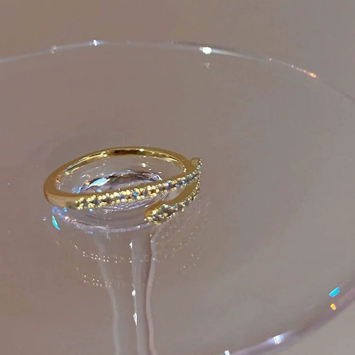 Wholesale Pure silver gold-plated ring for women, with a niche design and diamond inlay. It is a light luxury, exquisite and fashionable open ring