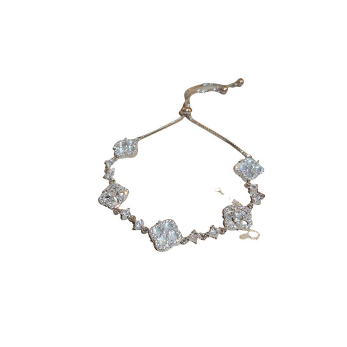 Wholesale Four petal zircon flower bracelet with light luxury temperament, new bracelet accessories