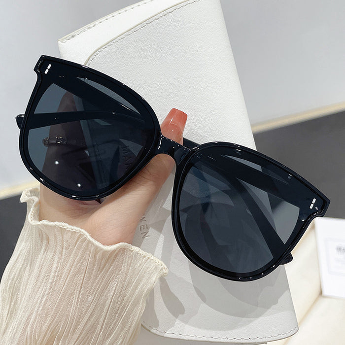 Wholesale Sunglasses for both men and women, street photography, fashionable sunglasses, internet famous households, UV protection and sun shading glasses for outdoor travel