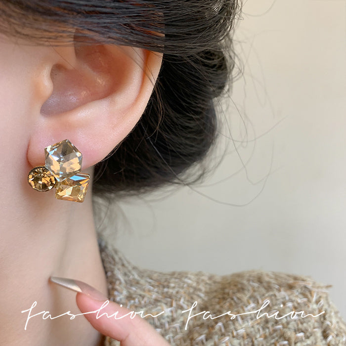 Wholesale Silver needle earrings, light luxury ear accessories, new niche and unique earrings