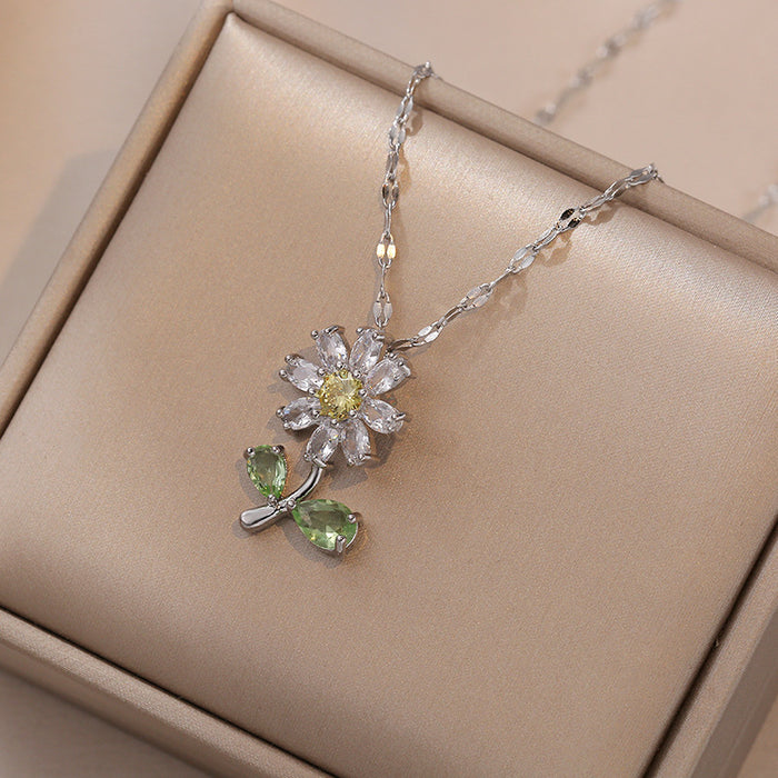 Wholesale Necklace full of zirconia flowers, fashionable temperament, zircon collarbone chain, compact set, retro titanium steel necklace
